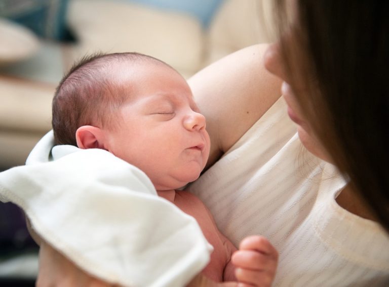 U Nišu izlečena beba zaražena virusom korona u prvoj nedelji života