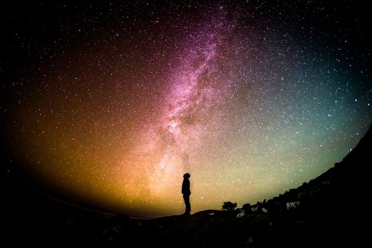 Pod Sjajem Zvezda Ove Noći: Veče Astronomije, Poezije i Muzike