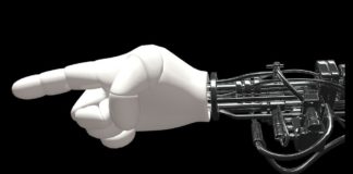 „Pod nož“ dr Robota bi pola Evropljana, Srbi najskeptičniji Polovina Evropljana spremna na lečenje robotom i veb kamerom