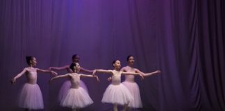 Niške male i velike balerine zablistale na godišnjem koncertu Prvi godišnji koncert niških balerina