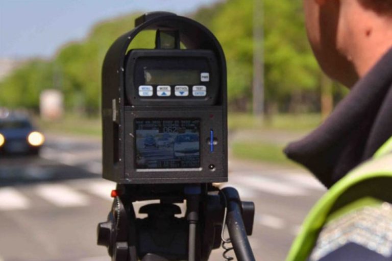 U toku pojačana kontrola brzine vozila na putevima Srbije: 7 dana i noći saobraćajna policija kontroliše