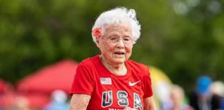 Superbaka: Ima 103 godine, trči, vozi bicikl i osvaja medalje (VIDEO) Džulija Houkins