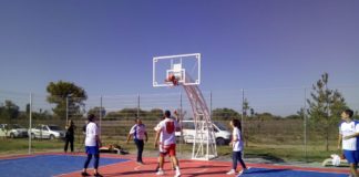 Od deponije napravili mini teren za basket teren za basket
