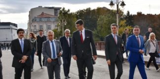 Za jedan dan osam ambasadora posetilo Niš Goste iz arapskih zemalja upoznali su se i sa znamenitostima Niša; Foto: Grad Niš