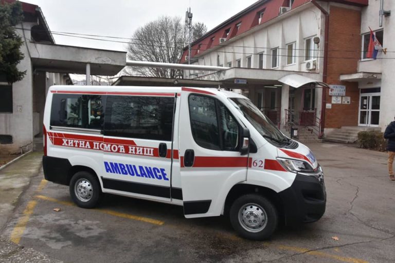 Grad Niš donirao vozilo Zavodu za hitnu medicinsku pomoć