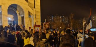 Drugi moleban i krsni hod u Nišu: Podrška vernicima u Crnoj Gori U Nišu održan drugi moleban i šetnja u znak podrške protestima u Crnoj Gori