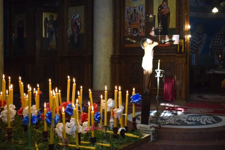 Pravoslavni vernici danas slave Uskrs: Hristos vaskrse