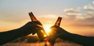 Uvode poseban porez na alkohol da se ljudi ne bi okupljali ispred prodavnica pića alkohol