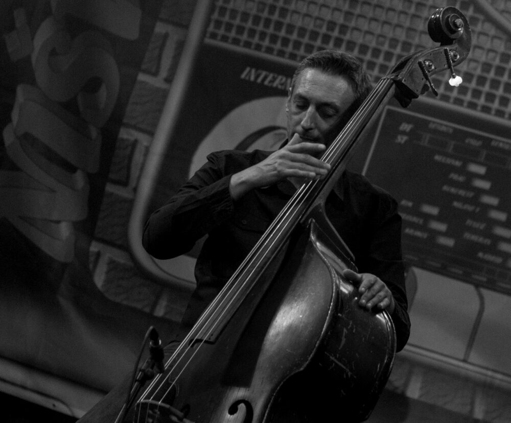Umetnost balkanskog basa: Nenad Vasilić trio nastupa u Nišu